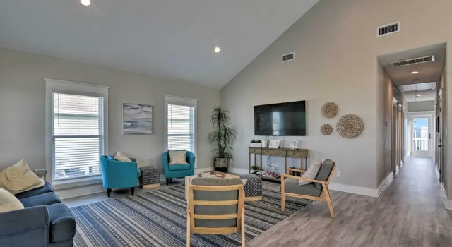 < 1 Mi to Sea Isle Beach: Home w/ Pool Access