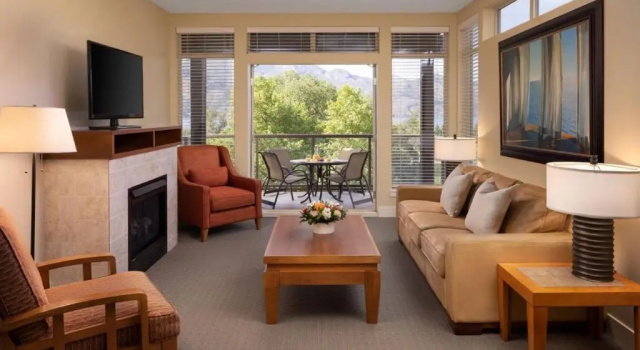 Люкс с 2 комнатами The Cove Lakeside Resort