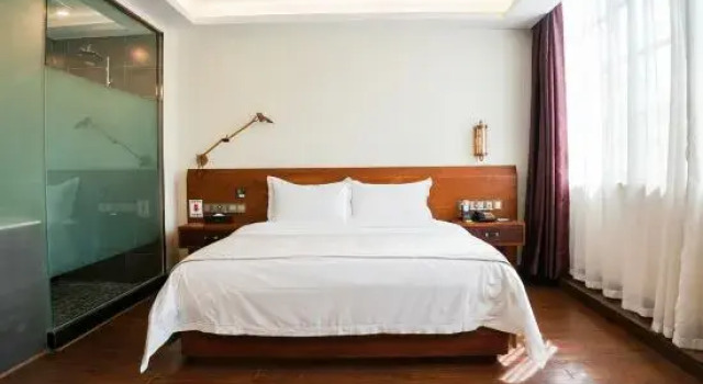 Люкс James Joyce Coffetel Hotel (Nantong Linjiang New District)