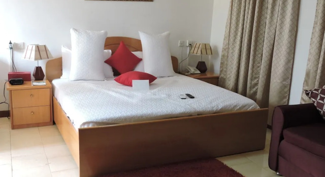 Номер Deluxe All Seasons Hotel