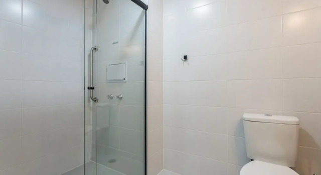 Апартаменты HMO - Full-length Studios in Building c/ Pool