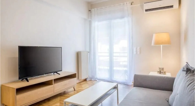 2 bedroom apartment near the Metro