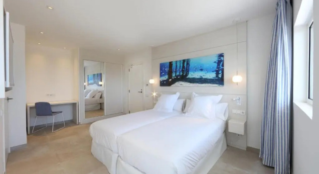 Двухместный номер Iberostar Selection Santa Eulalia Adults-Only Ibiza
