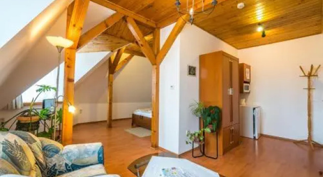 Szent Kristóf Panzió, Boek Hotel Esztergom 