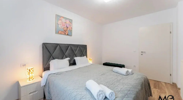 MoHost Sabina - Luxury with Balcony
