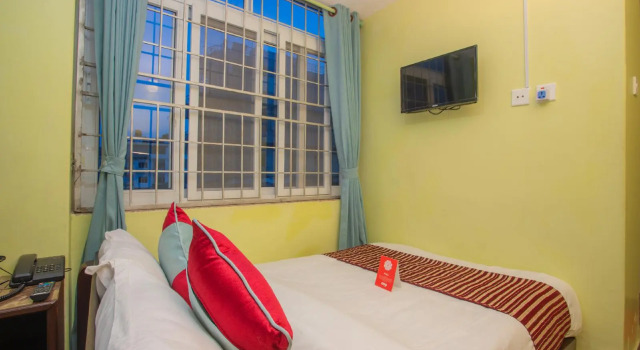 OYO 163 Hotel Arhant Inn