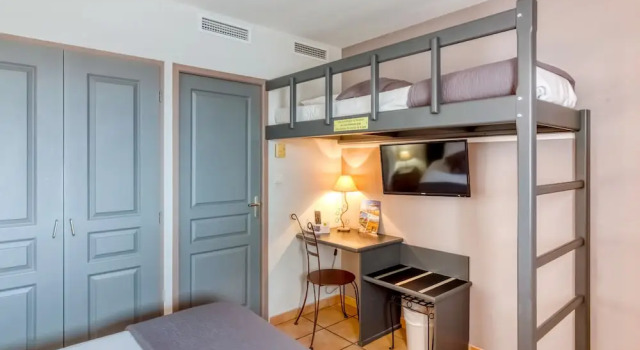 Трёхместный номер Comfort Logis Hôtel Les II Mas - Perpignan Sud