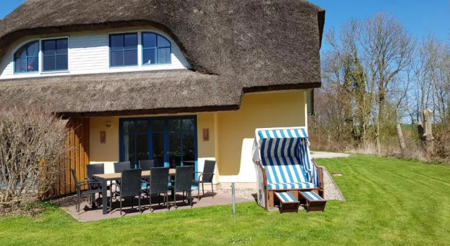 Reetdachhaus Eibe 2, Kaminofen, Sauna, 8 Personen, W-Lan, Réserver Hôtel Puddemin Rügen