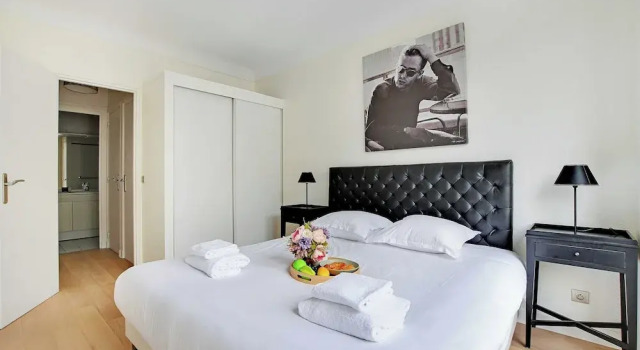 Wonderfull Apartment - 1br/6p - Eiffel Tower, Забронировать Апартаменты/квартира Отели Парижа с парковкой, рядом с Свято-Троицкий собор и Русский православный духовно-культурный центр, Парковка