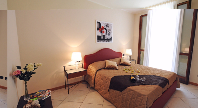 Residence Eden Gardenia 9, Book Hotel Hotels in Como with a Pool, Swimming Pool