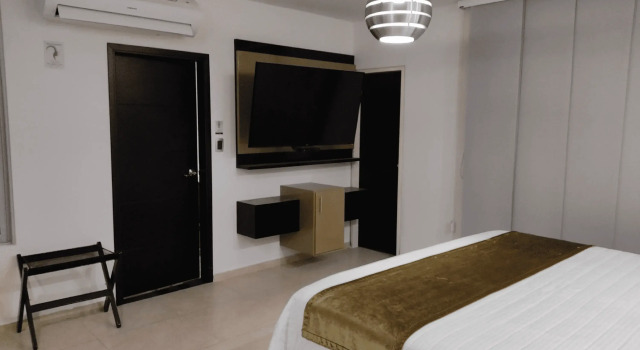 Полулюкс Hotel Andinos Plaza Florencia