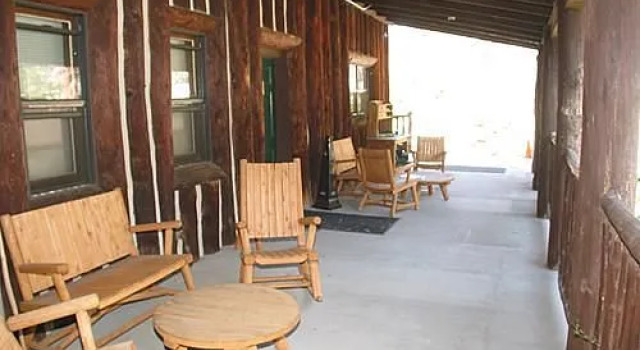 Knickerbocker Mansion Country Inn, Varaa Hotelli Hotellit Big Bear Lake pysäköinnillä, Pysäköinti