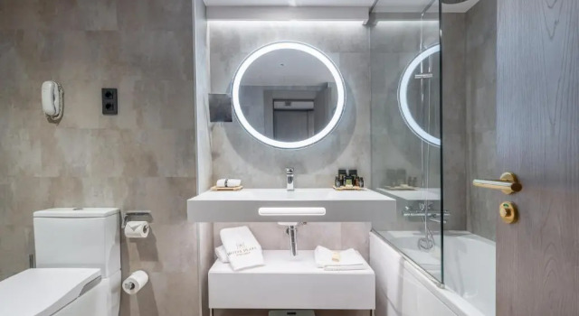 Трёхместный номер Deluxe Grand Plaza Hotel & Wellness