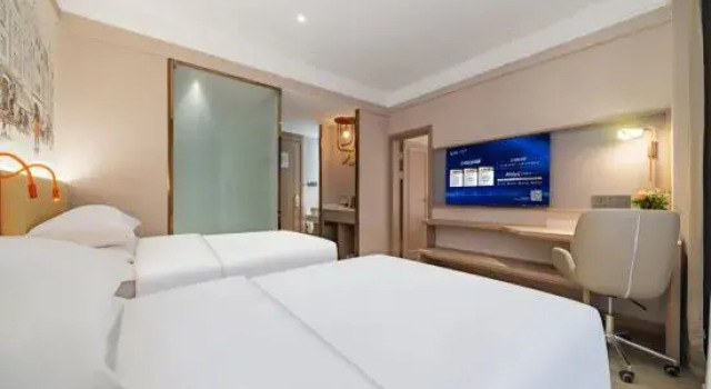 Люкс Vienna Sanhao Hotel（Kangding Liuliucheng Love Song Square Branch )