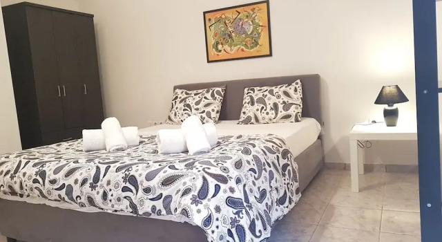 Кровать в общем номере с 6 комнатами Erra - Champagne - Athens Center