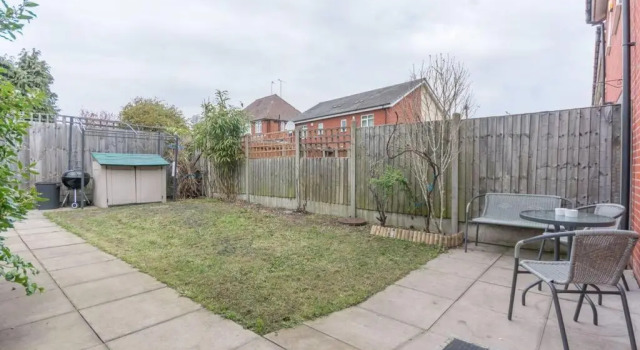 Коттедж с 4 комнатами BrumStay UK - 4 Bed House with Garden, Parking and Fibre Broadband with speed upto 250mbps