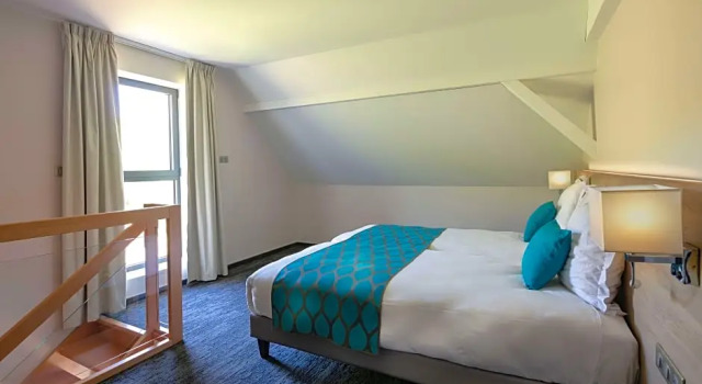 Трёхместный семейный номер Standard Дуплекс Best Western Plus Hotel & SPA Le Schoenenbourg