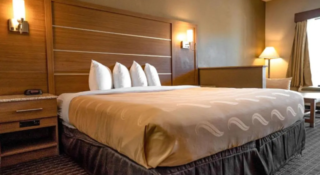 Люкс Quality Inn & Suites near Six Flags - Austell