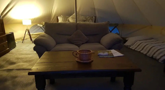 Roe Deer Fields, Buchen Sie Campingplatz Corsham 