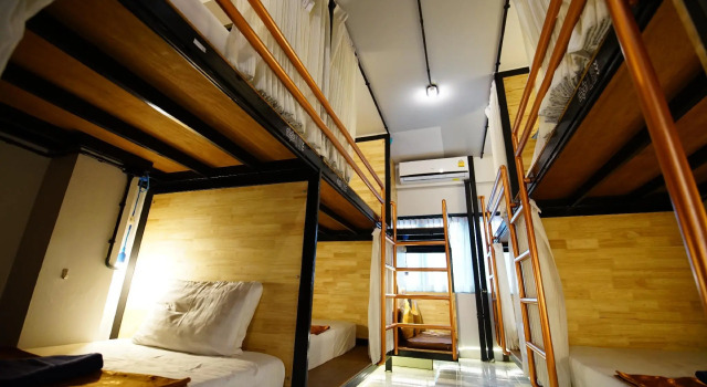 Кровать в общем номере Sleep Owl Hostel