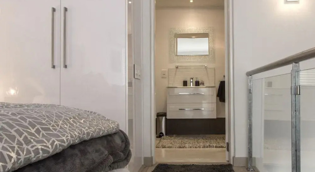 Trendy 1-BR City Center Apt