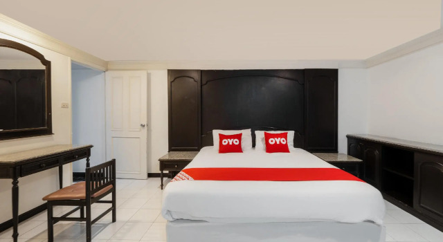 Люкс с 2 комнатами OYO 1042 Boons Residence Sathorn