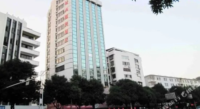 Jishi Hotel (Wuzhou Wangcheng Plaza)