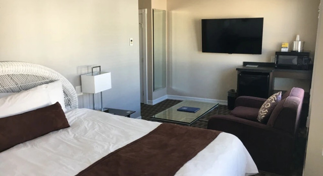 Двухместный номер Deluxe Glenmore Plaza Hotel