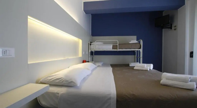 Четырёхместный номер Standard Hotel Desire
