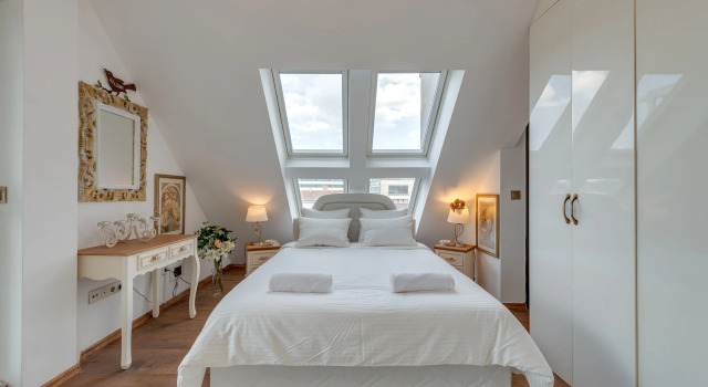 Luxury and Sunny Studio With a View in TOP Centre, Забронировать Отель Отели Софии 3 звезды, рядом с Королевский дворец, 3*