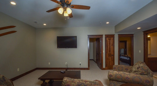 Sage Mountain Retreat 5 Bedroom House, Buchen Sie Ferienhaus Hotels in Maryland mit Parkplatz, Parkplätze