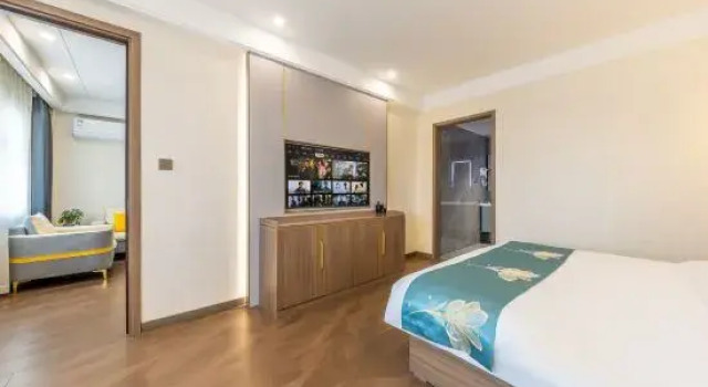 Люкс Business WuweiShuya Light Living Hotel (Wuwei City Pedestrian Commercial Street Store)