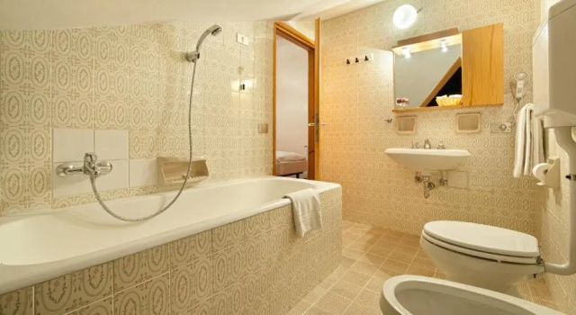 Трёхместный номер Economy Hotel Teola