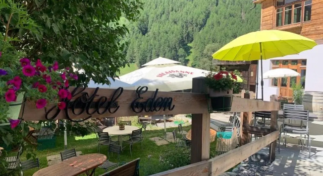 Двухместный номер Standard с видом на горы Hôtel Restaurant Eden