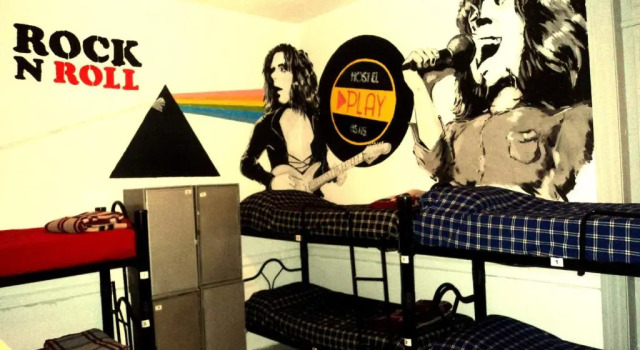 Кровать в общем номере Play Hostel Soho