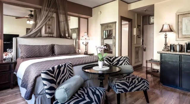 Люкс Hemingway Suites at Palm Beach Hotel Island