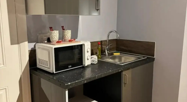 Studio - Sleeps 2 - Parking - Close to Paddington, Забронировать Отель Отели Англии 3 звезды, 3*