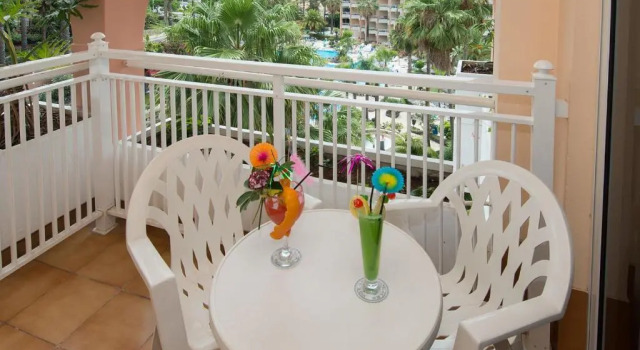 Трёхместный номер с видом на бассейн Hotel Puerto Palace