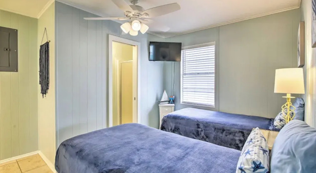 Коттедж Beach Home w/ Pool & Hot Tub < 1 Block to Beach!