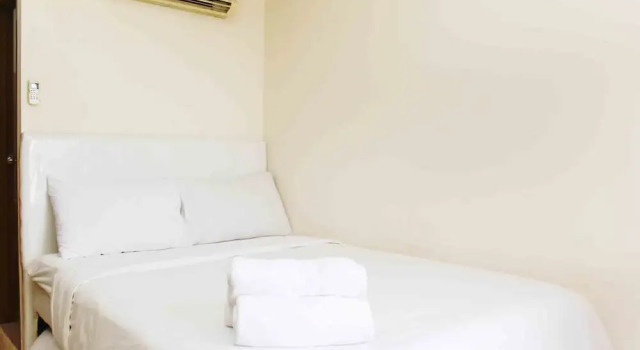Апартаменты Deluxe Homey And Comfort Studio At Tifolia Apartment