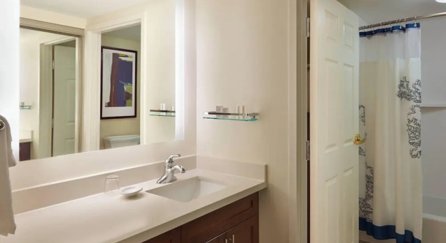 Люкс Residence Inn by Marriott Toronto Airport
