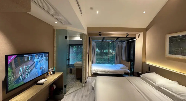 Номер Superior Lotus Glade Hotel