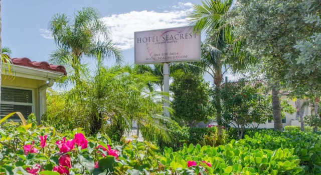 Hotel Seacrest, Забронировать Отель Отели Лодердейл-бай-Си 3 звезды, рядом с Sea Ranch Village Shopping Center, 3*