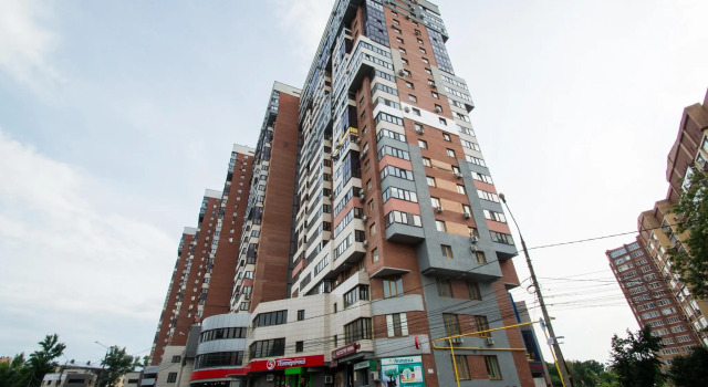 RentPlaza on Sovetskaya Army Street, Prenota Appartamento Hotel a Samara con parcheggio, Parcheggio