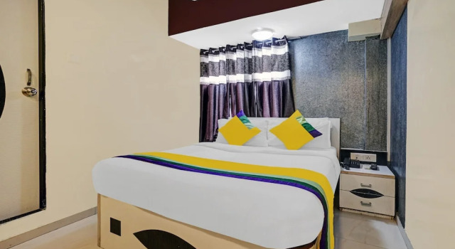 Номер Economy FabHotel Amber Crop Inn
