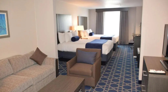 Четырёхместный люкс Garner Hotel Longview South by IHG