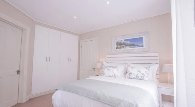Номер Standard с видом на горы Finchley Guesthouse in Camps Bay