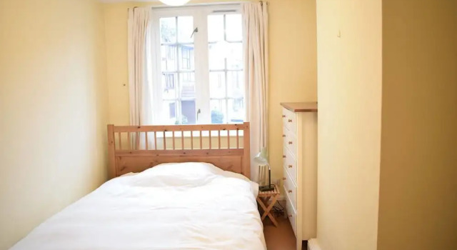 Calm 3 Bedroom Apartment in Wandsworth
