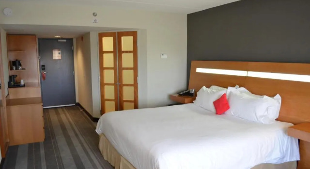 Номер Superior Novotel Toronto Vaughan Centre