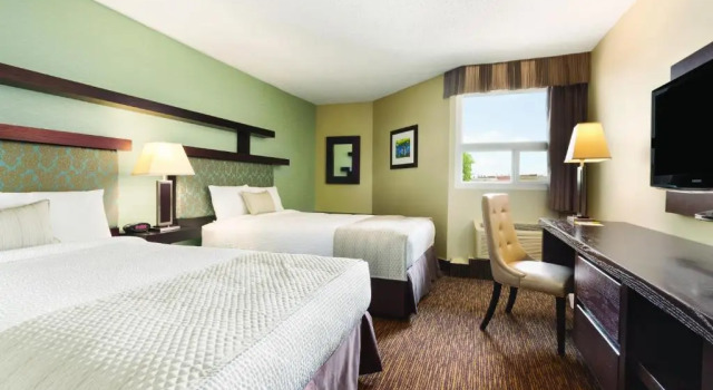 Четырёхместный номер Standard Days Inn by Wyndham Vermilion